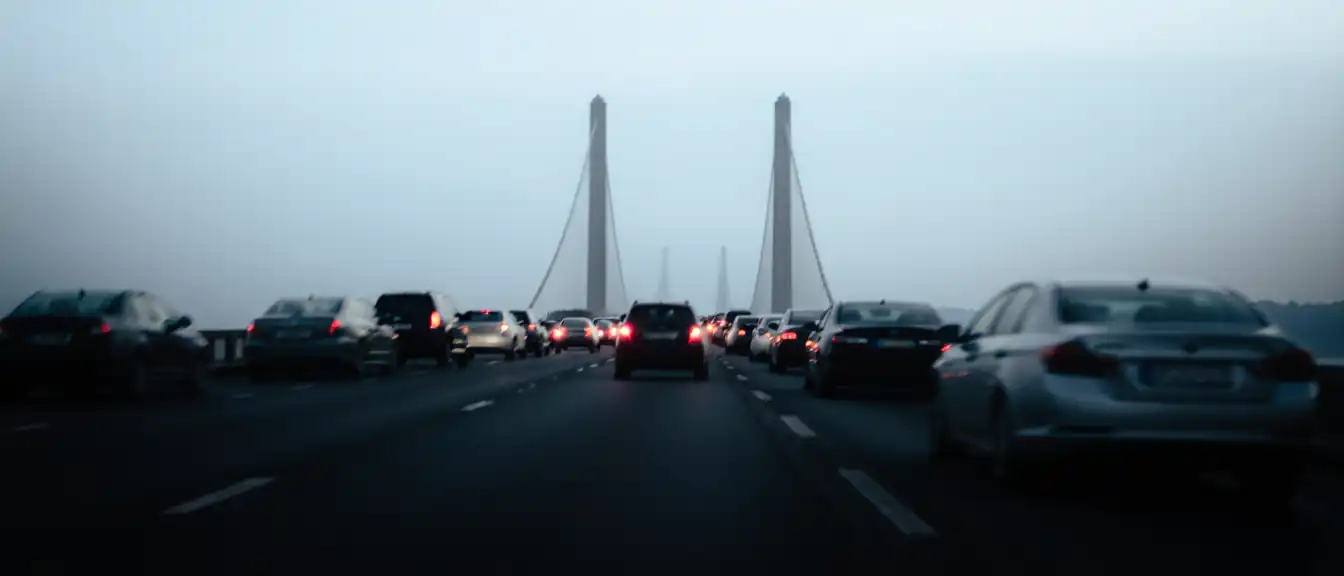Проезд через Крымский мост снова открыт: транспортная ситуация на подступах стабилизировалась