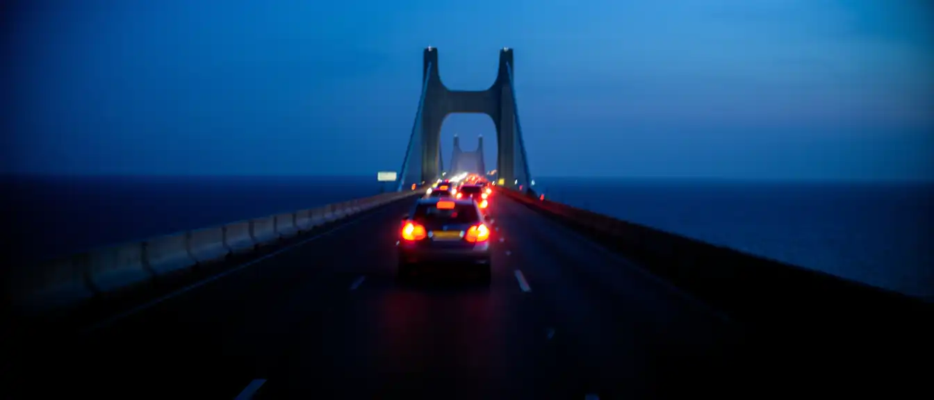 Внезапная пауза на Крымском мосту: движение автомобилей снова ограничено