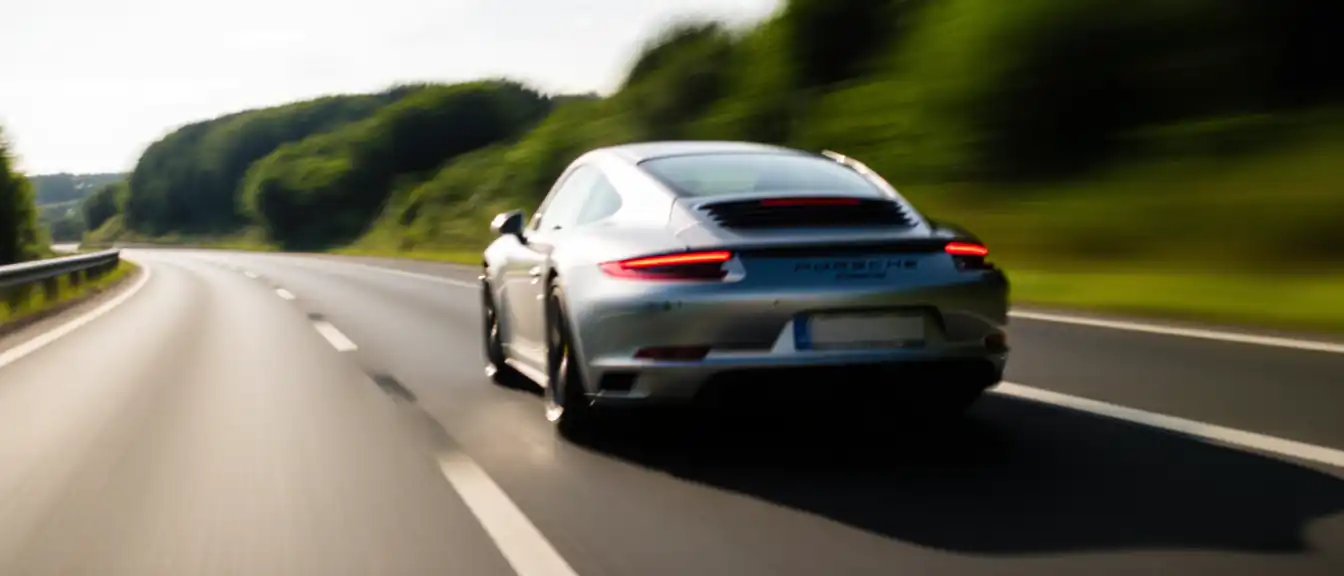 Скорость автомобиля Porsche на французском шоссе побила исторический рекорд страны