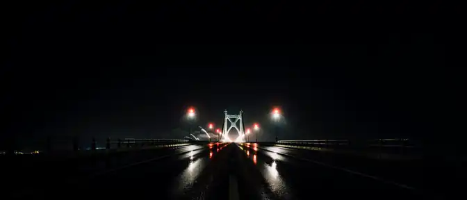 Ночной инцидент на Крымском мосту: движение восстановили после временной остановки