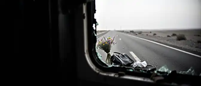 Трагедия на дорогах: массированные атаки беспилотников унесли жизни и ранили десятки людей в приграничных регионах
