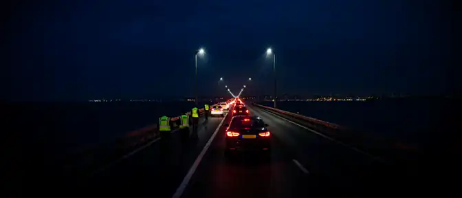 Ночная пауза на Крымском мосту: движение снова приостановлено