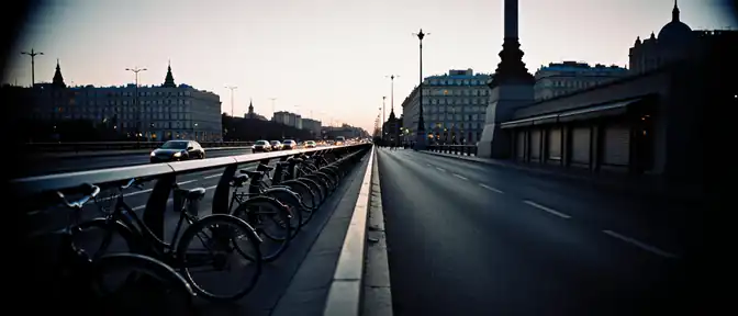 Садовое кольцо постепенно оживает: движение в центре Москвы начали открывать после трагедии