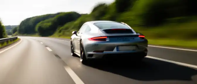 Скорость автомобиля Porsche на французском шоссе побила исторический рекорд страны